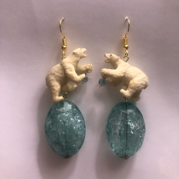 nice vs naughty Jewelry - Kodiak north pole polar bear ice blue Earring mini